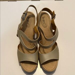 b.o.c. Women's Neutral Metallic Woven Sandals